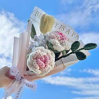 花束を手に Amazon｜JOMODECOR ハンドメイド かぎ針編み バラの忘れな花束